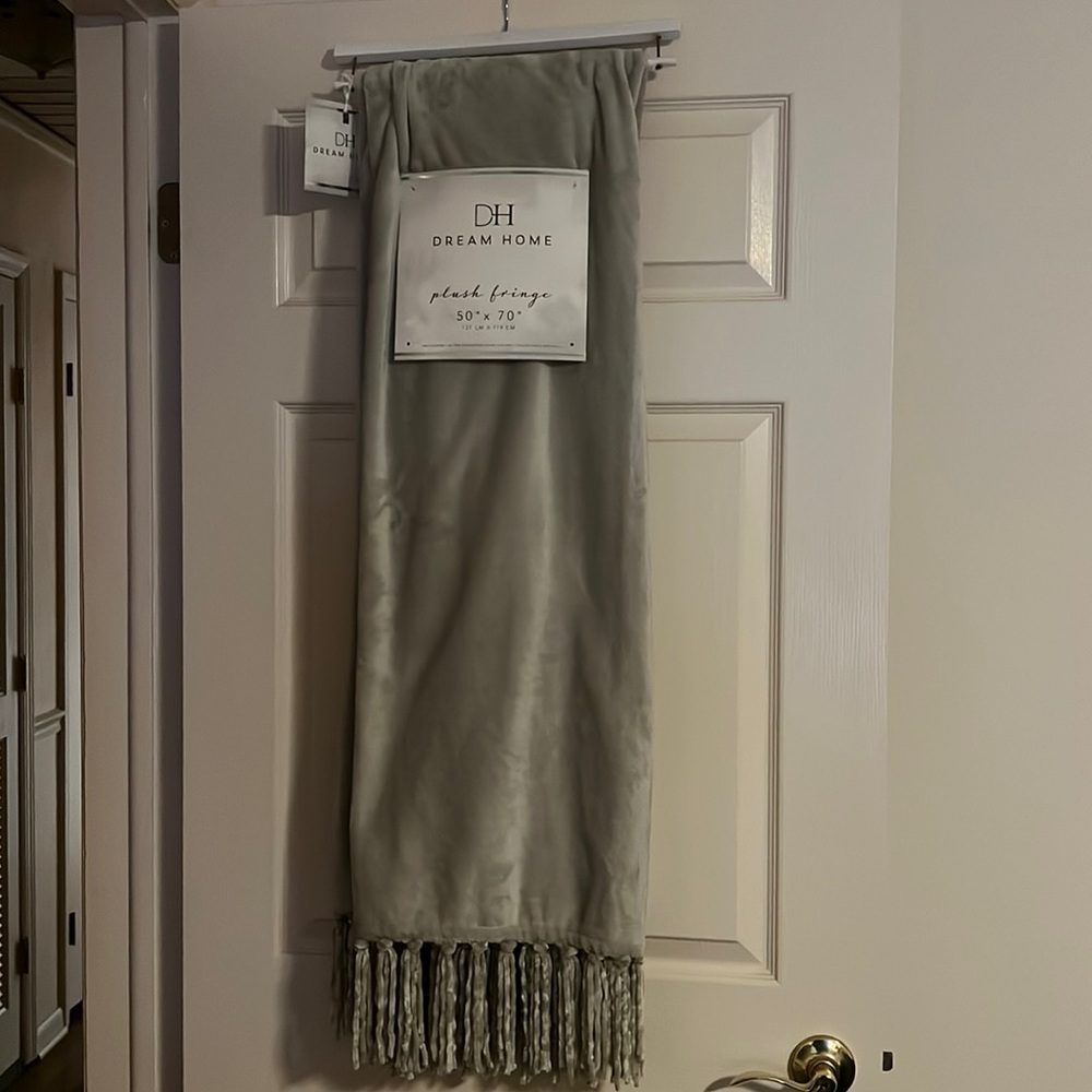 Gray Dream Home Plush Fringe Blanket